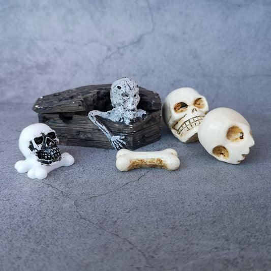 Skull Coffin Halloween Decor Figure Resin Craft